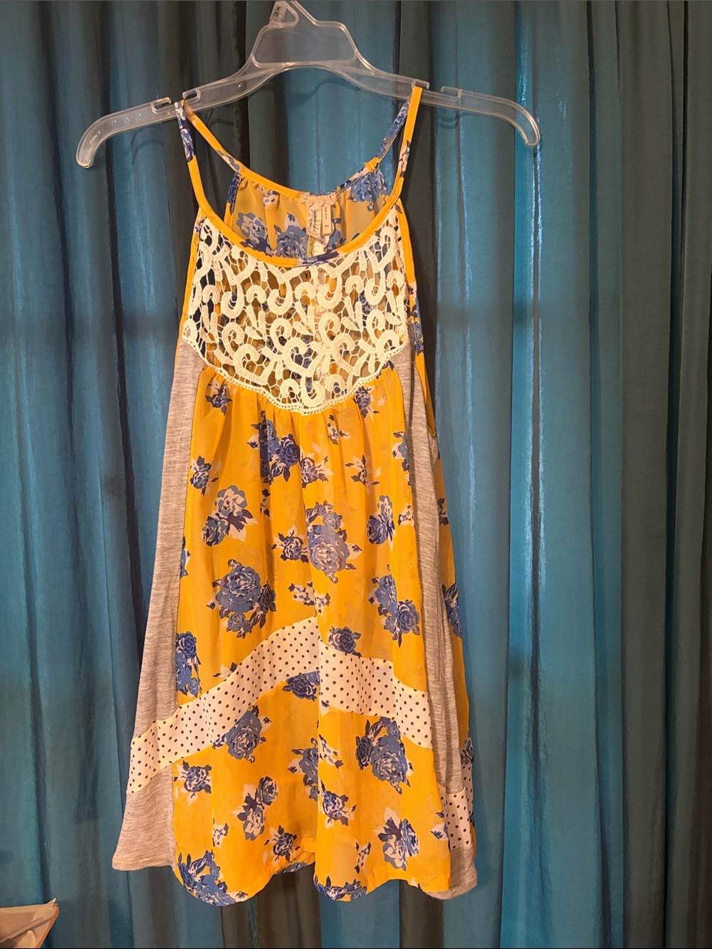 gimmicks by BKE Yellow Floral Lace-Accent Tank Top